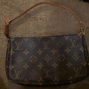 Vintage Luis Vuitton shoulder bag